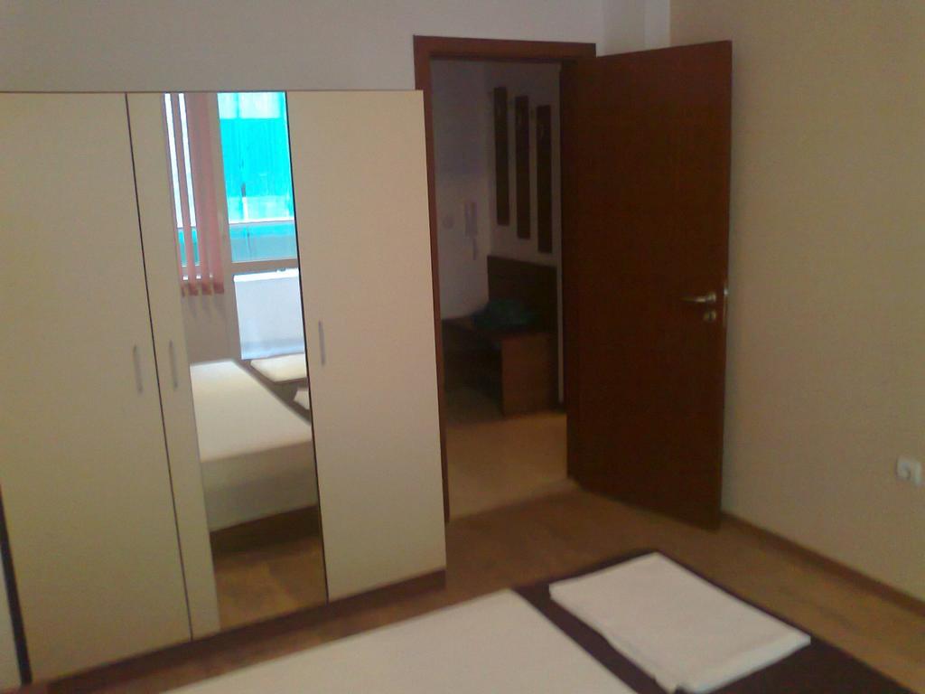 Apartments Vesi And Gery Pomorie Buitenkant foto