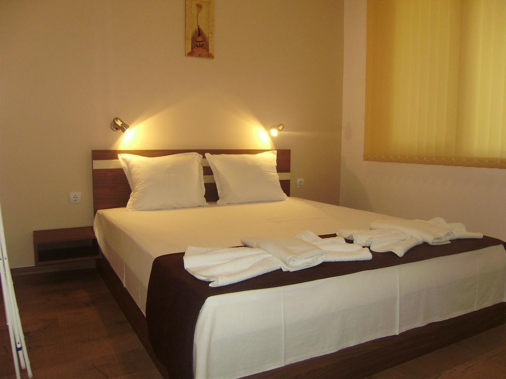 Apartments Vesi And Gery Pomorie Kamer foto