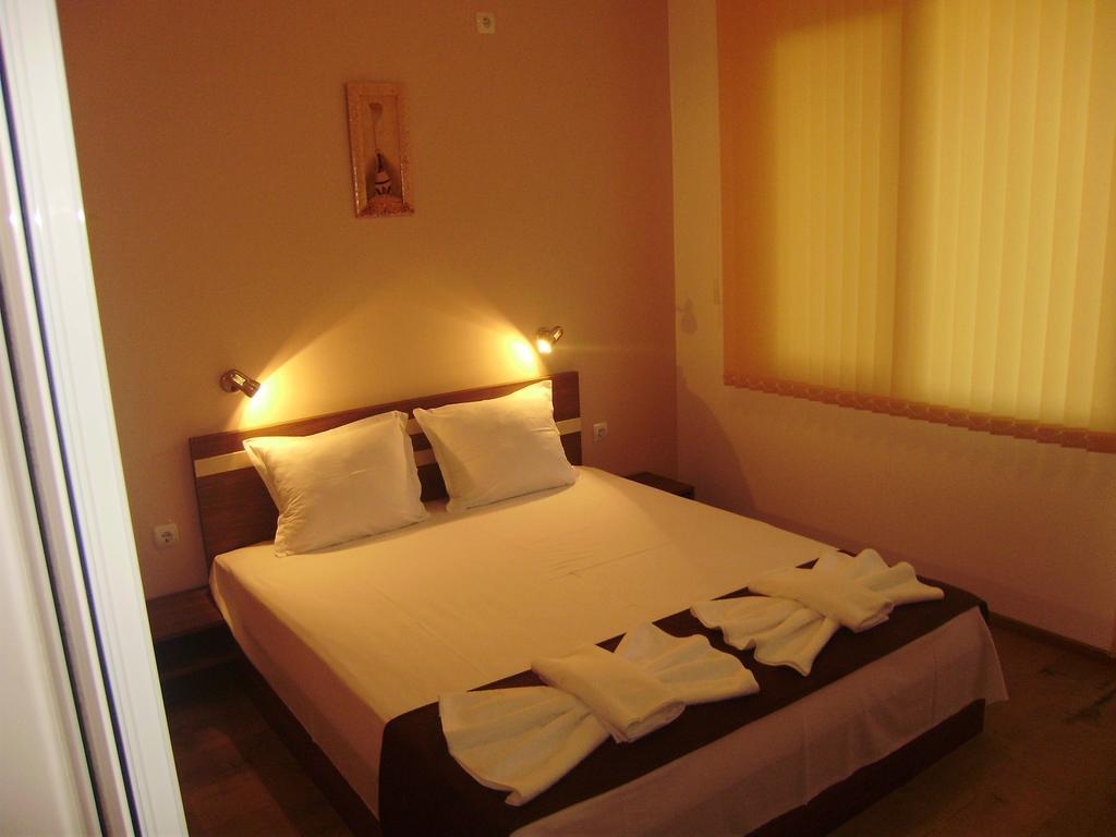 Apartments Vesi And Gery Pomorie Kamer foto