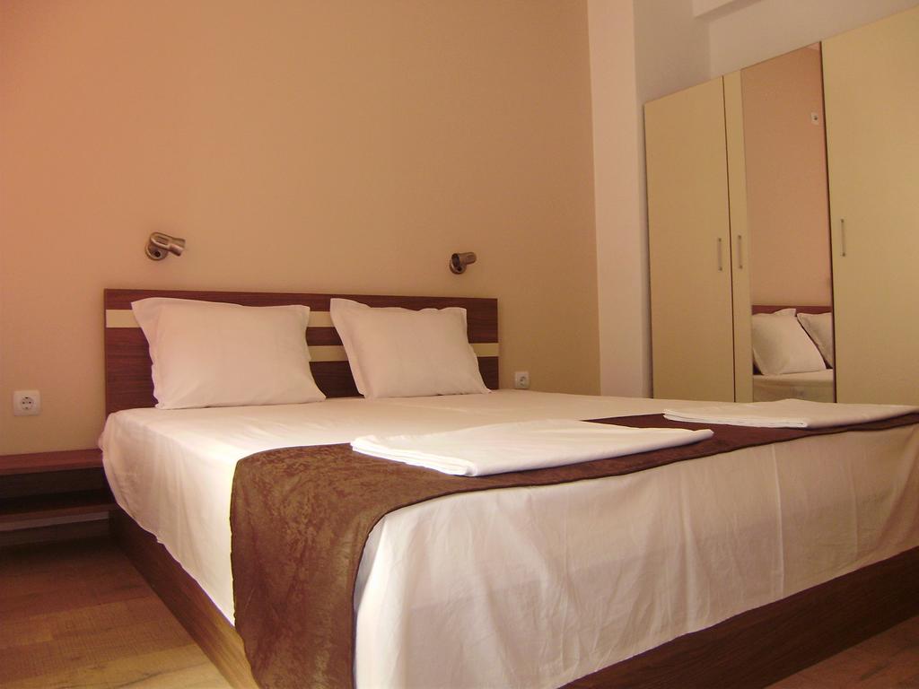 Apartments Vesi And Gery Pomorie Buitenkant foto