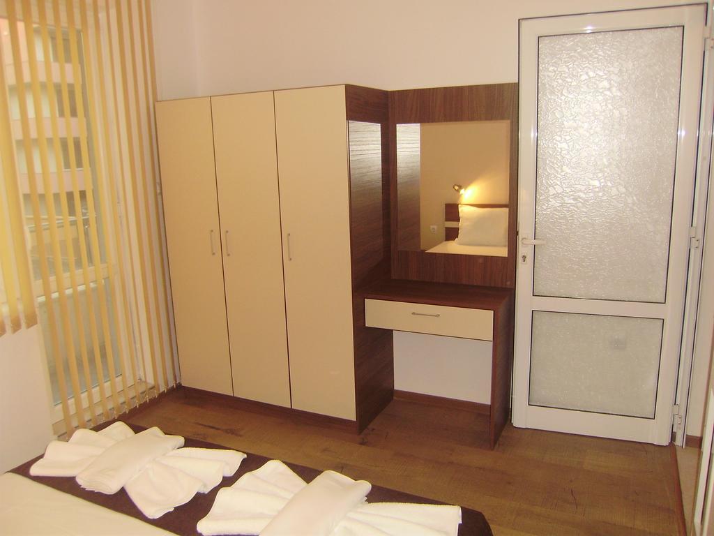 Apartments Vesi And Gery Pomorie Buitenkant foto